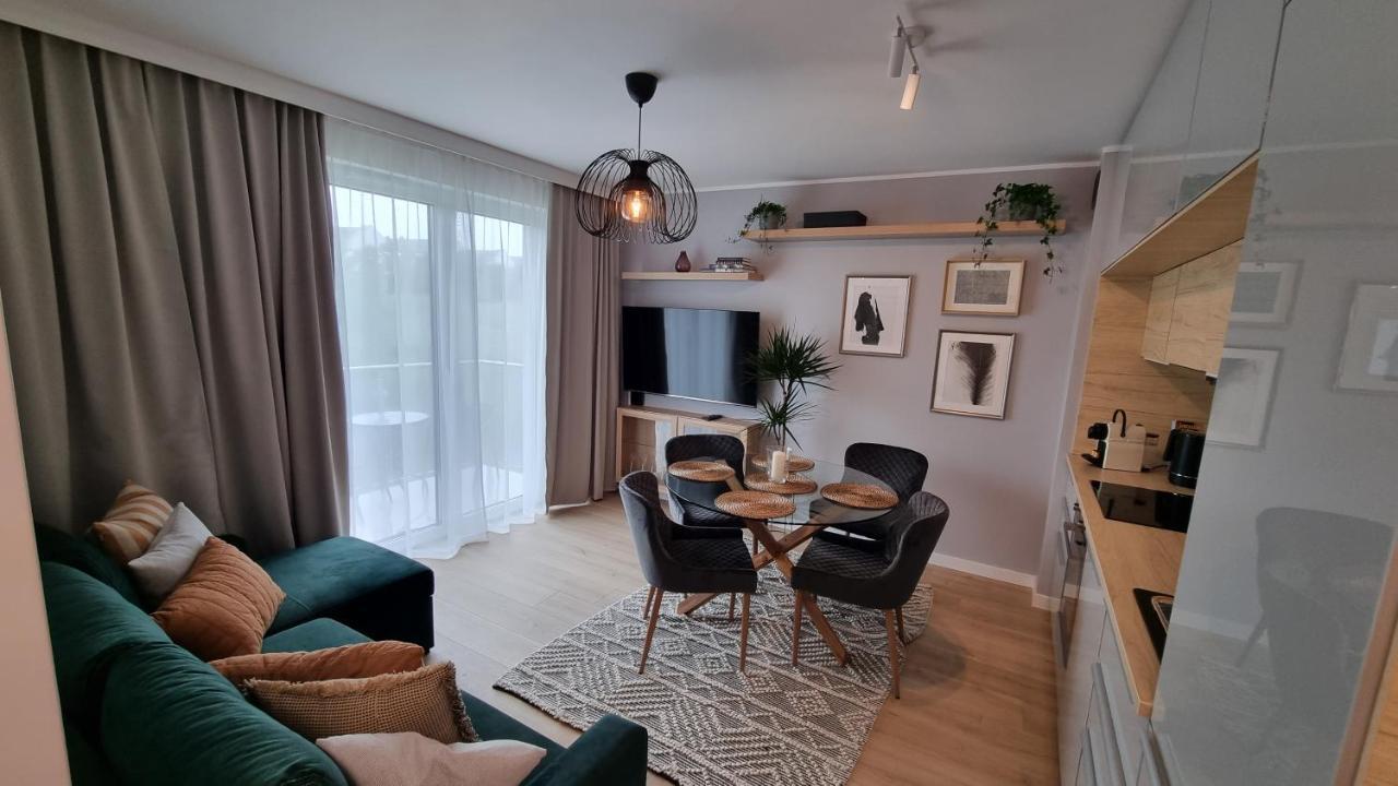 Apartament Mlody Gdansk - Bezplatny Parking, Mocne Wifi, Dobre Polaczenie Z Lotniskiem Bagian luar foto