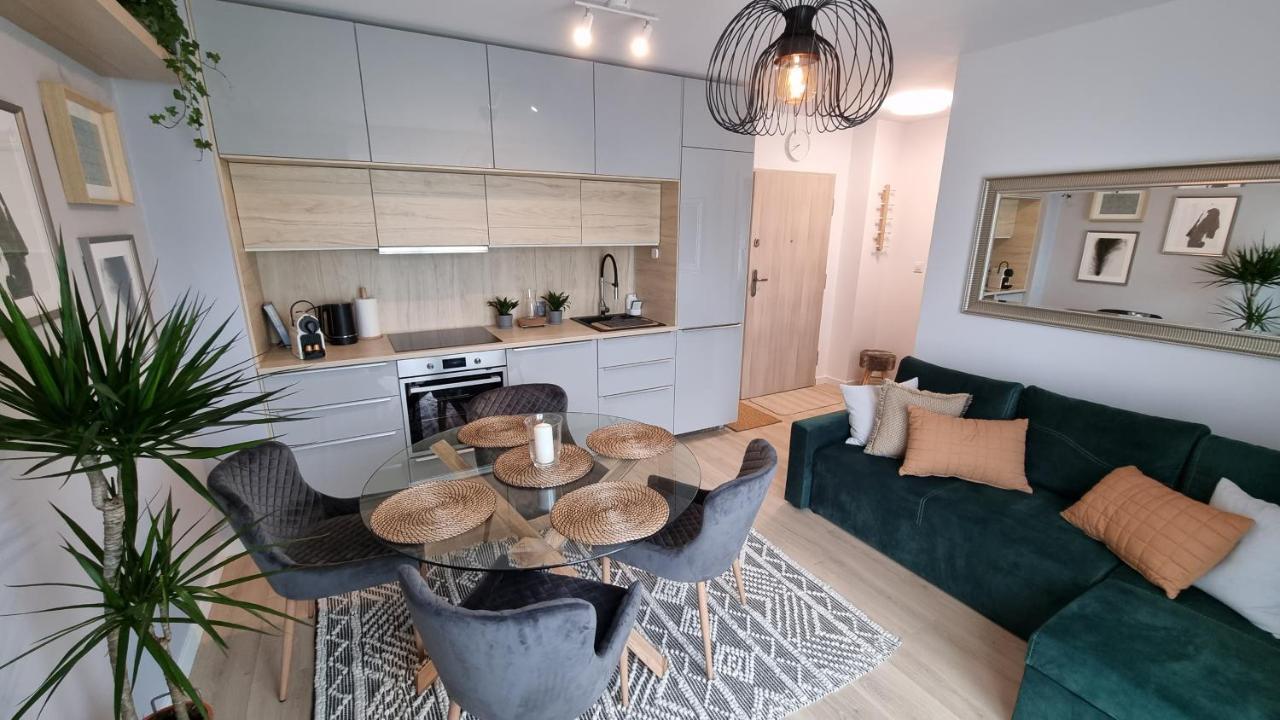 Apartament Mlody Gdansk - Bezplatny Parking, Mocne Wifi, Dobre Polaczenie Z Lotniskiem Bagian luar foto