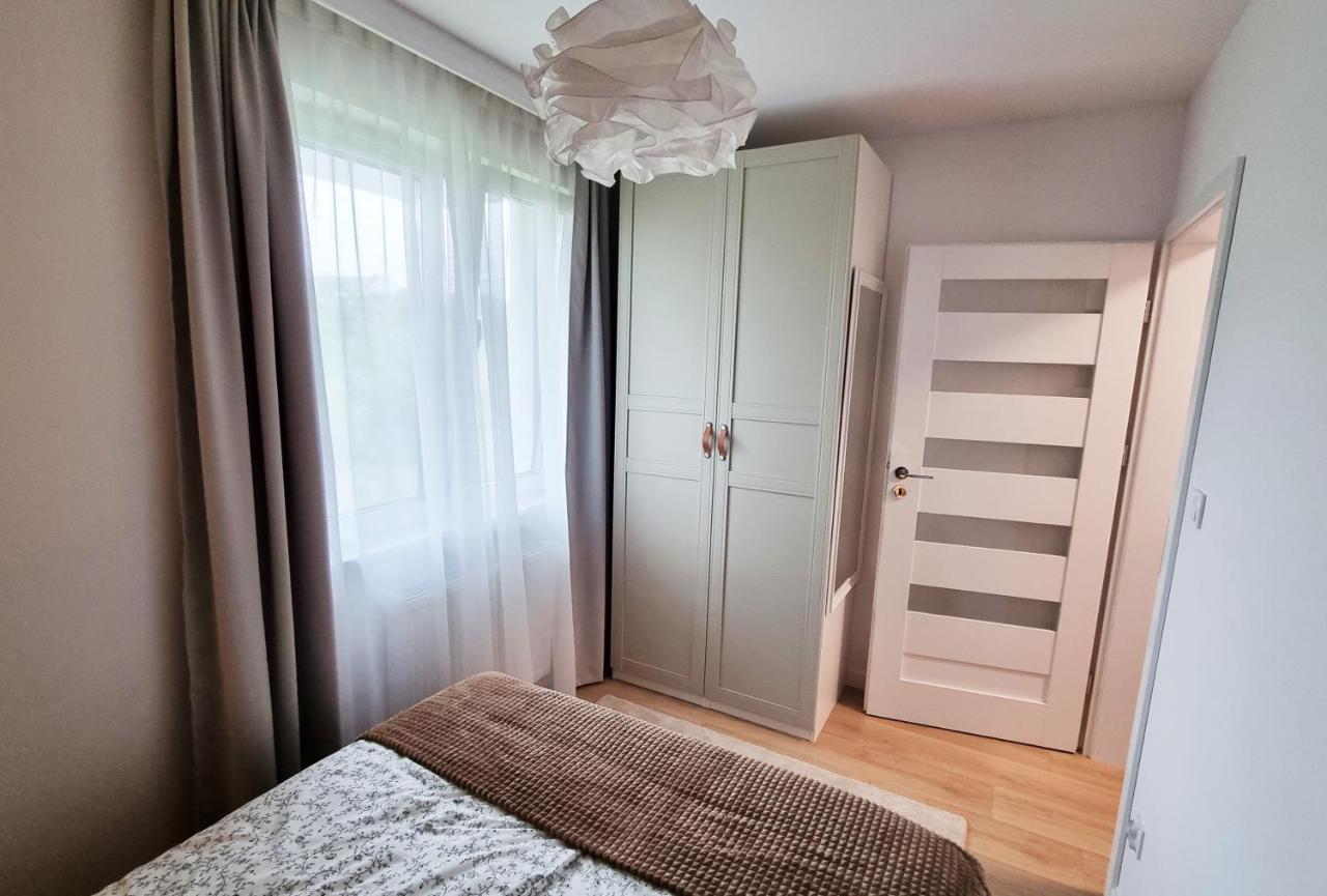 Apartament Mlody Gdansk - Bezplatny Parking, Mocne Wifi, Dobre Polaczenie Z Lotniskiem Bagian luar foto